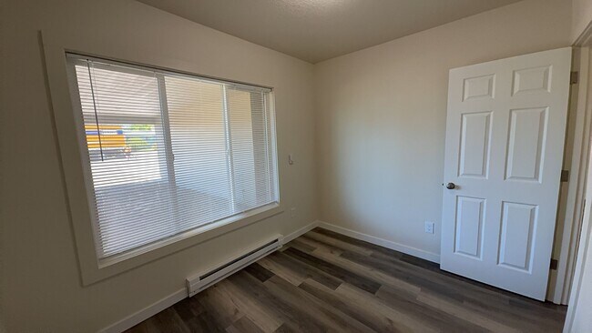 Building Photo - 3322 Tierra Dr NE