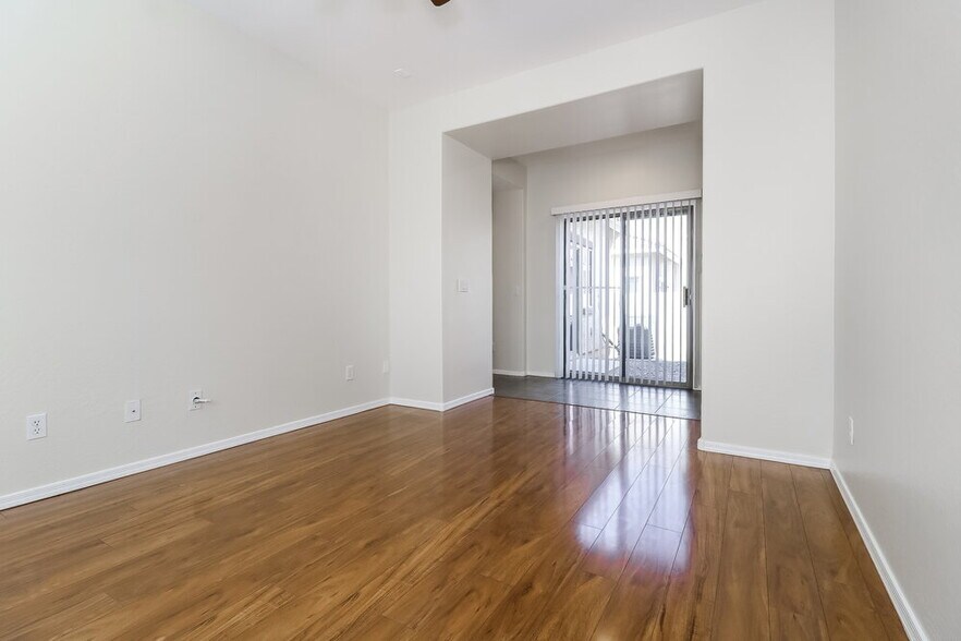 Building Photo - 2519 N 148th Dr