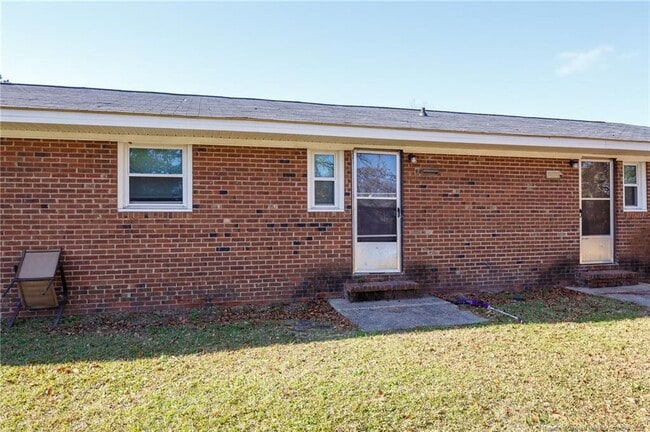 Building Photo - 1049 Rulnick St