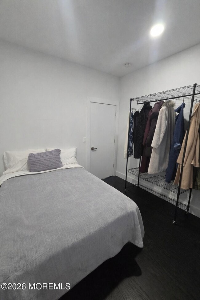 Building Photo - 486 W Lincoln Ave