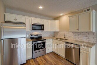 Building Photo - 2114 Swift St