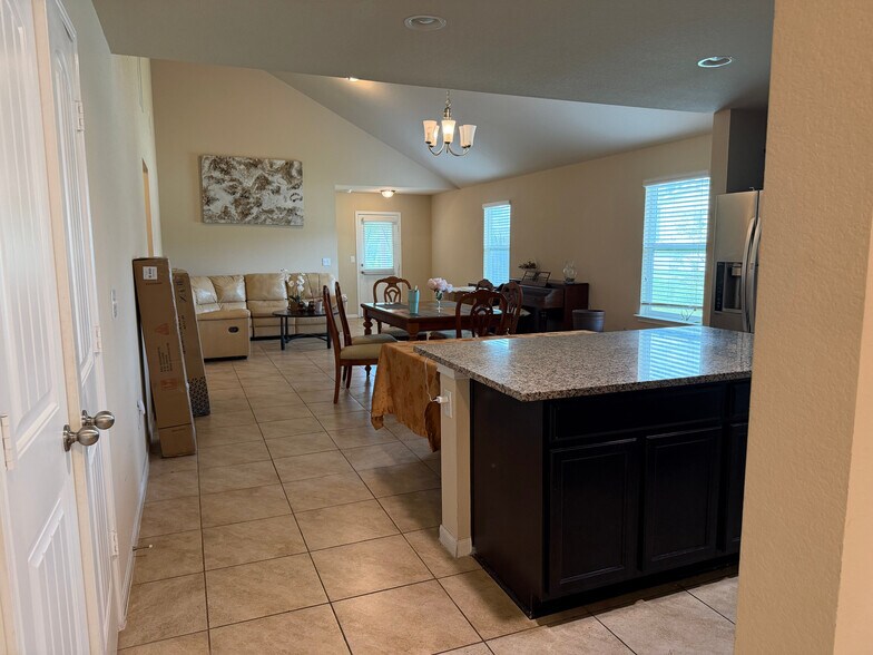 Building Photo - Room in Single Family Home on Bettylou Ln