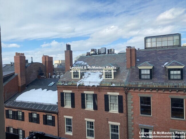 Primary Photo - 24 Mt Vernon St