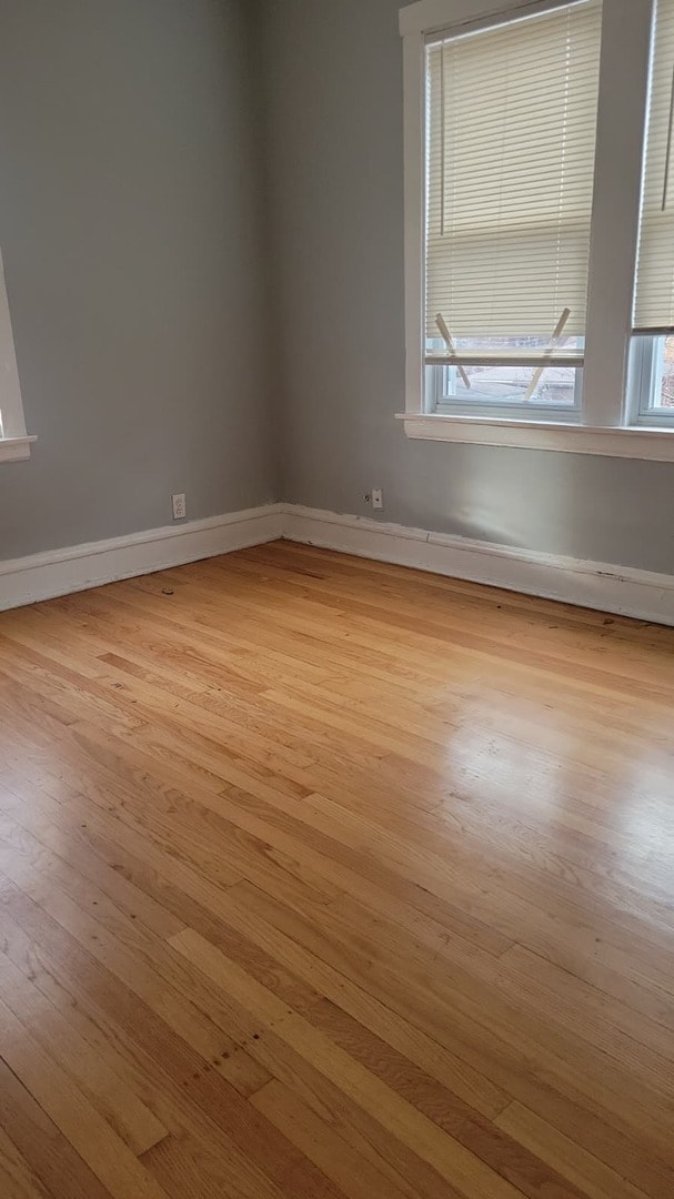 Building Photo - 2700 W Albion Ave