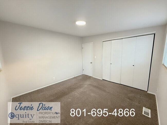 Building Photo - 364 Ann St