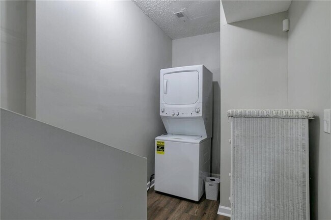 Building Photo - 1602 Ezra Church Dr NW