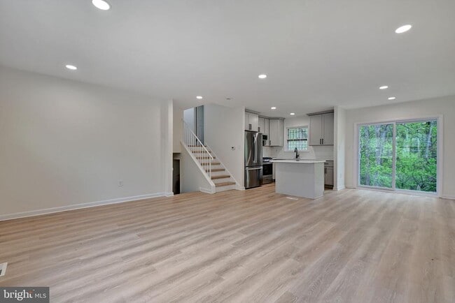 Building Photo - 6809 Sisalbed Dr