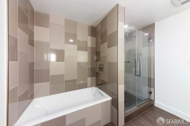 Building Photo - 708 Long Bridge St