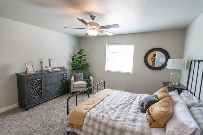 Building Photo - Beautiful Bridgestone Crossing Townhome