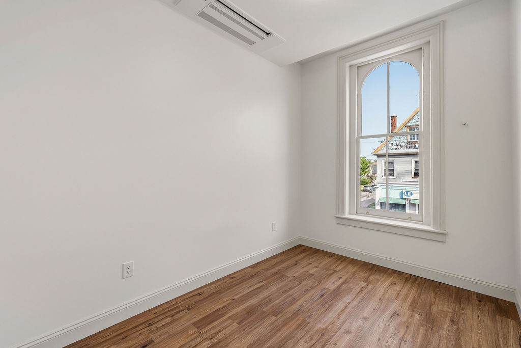Unit 2 Bedroom - 319 Connecticut St