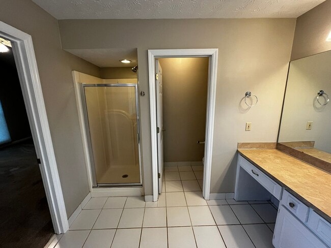Building Photo - Blending Relaxation & Sophistication to Cr...