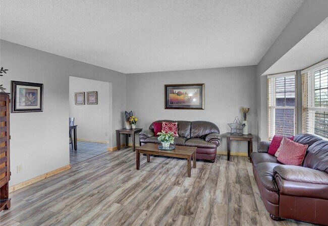 Building Photo - 4 Bed 4 Bath Home in District 20!!!