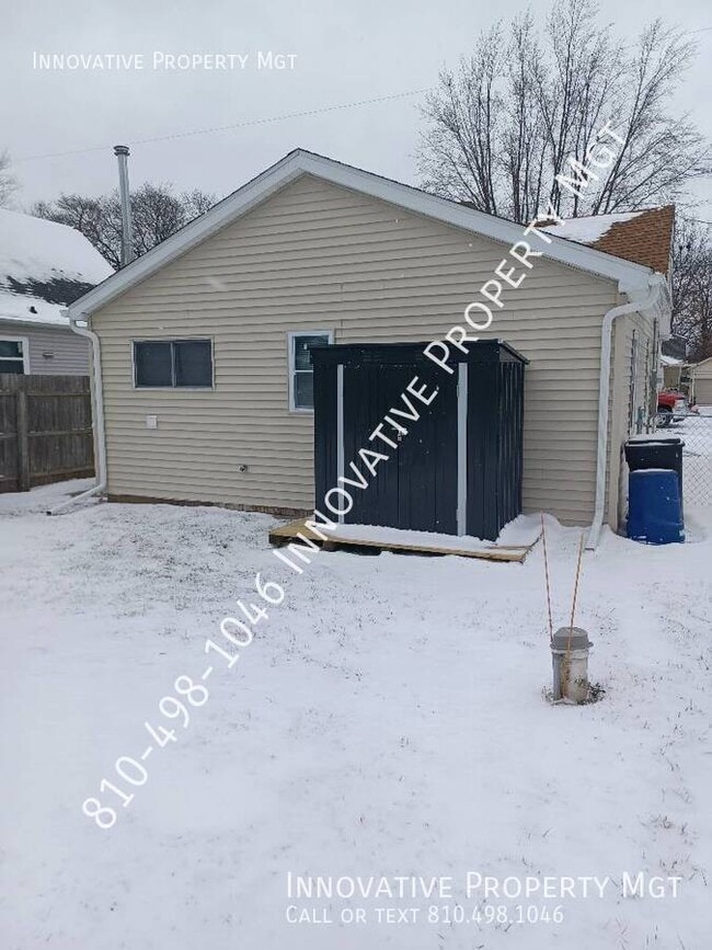 Building Photo - 1077 W Bergin Ave