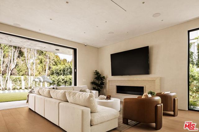 Building Photo - 4724 Lemona Ave