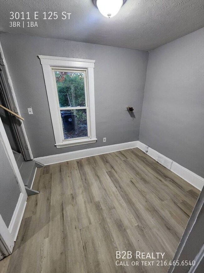 Building Photo - 3011 E 125th St