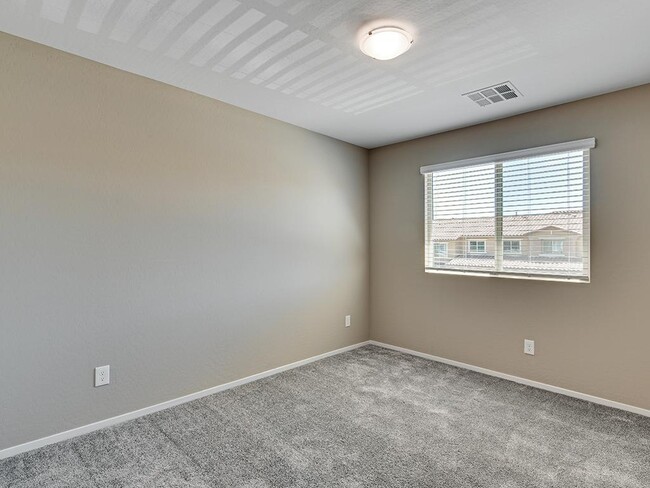 Building Photo - 21 Alamere Falls Dr