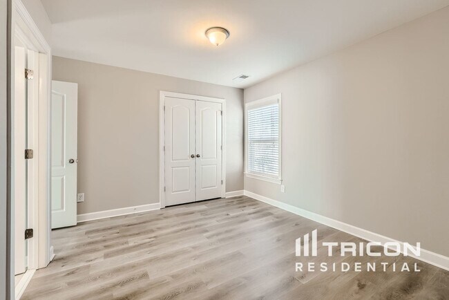 Building Photo - 3821 Litchfield Dr