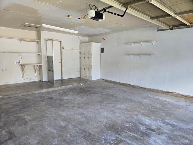 Building Photo - 6704 Clubway Ln