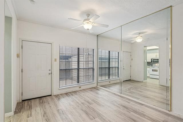 Building Photo - 9910 Royal Ln