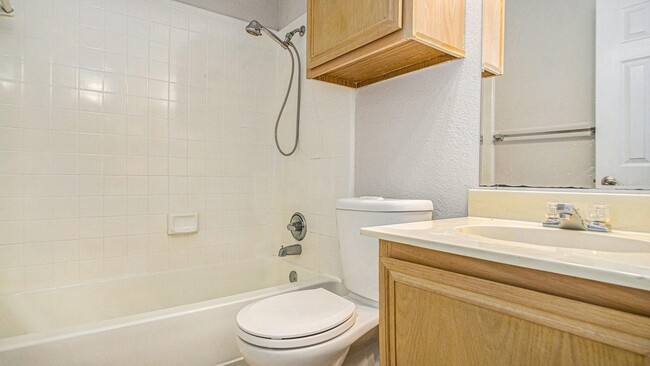 Building Photo - 6908 Bentley Ave