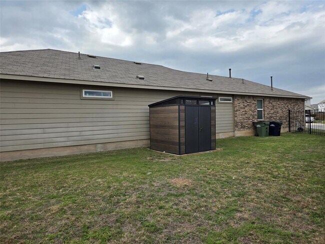 Building Photo - 108 Blue Sage Dr