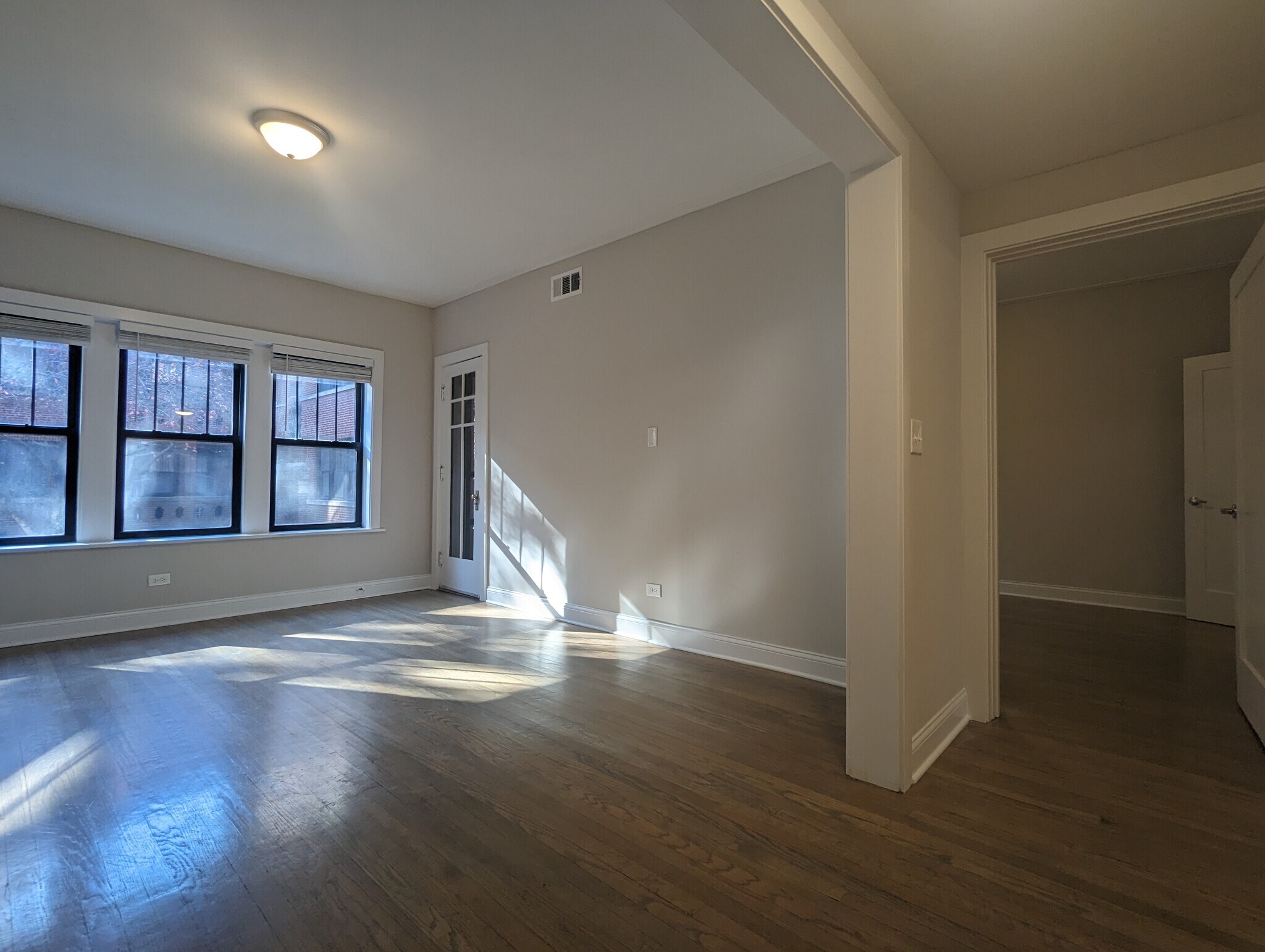 Building Photo - 2530 N Kedzie Blvd