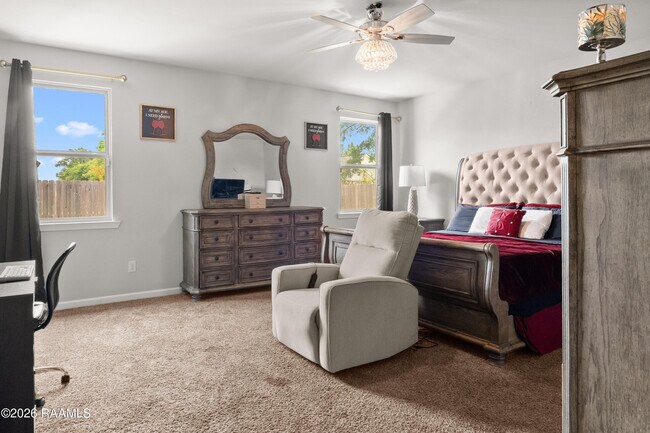Building Photo - 203 S Lakepointe Dr