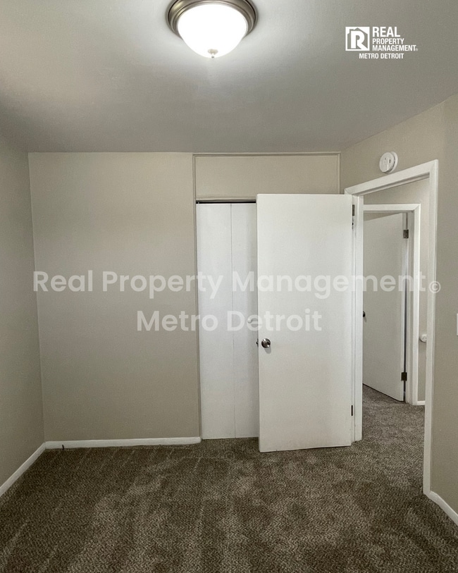 Building Photo - SUMMER SAVINGS FOR YOUR NEW HOME