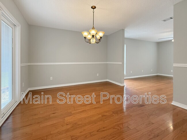 Building Photo - 2121 Pin High Dr