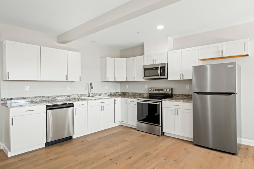 Building Photo - 812 2nd Ave N