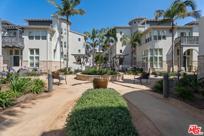 Building Photo - 6010 S Celedon Creek