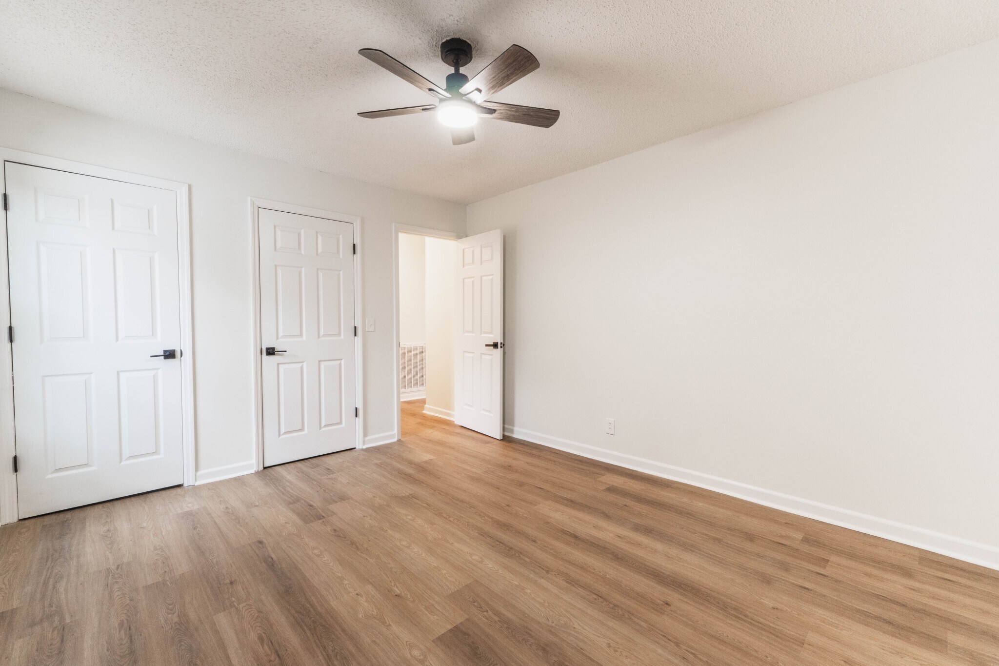 Building Photo - 1805 Meadow Cliff Dr