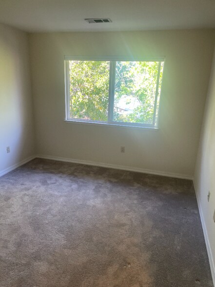Building Photo - 1858 San Miguel Dr