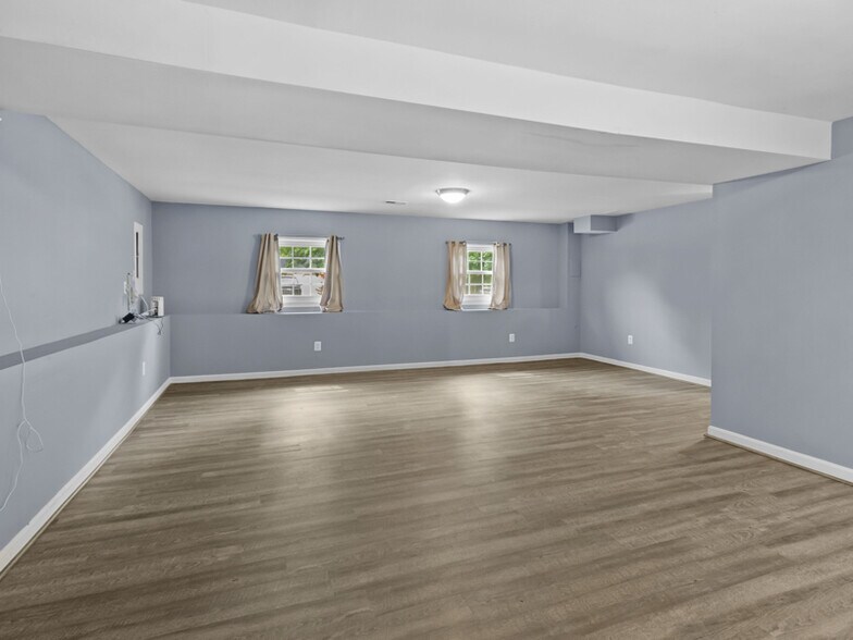 Building Photo - 2007 Robert Bowie Dr