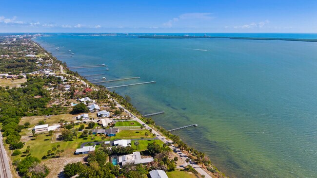 Building Photo - 4003 S Indian River Dr