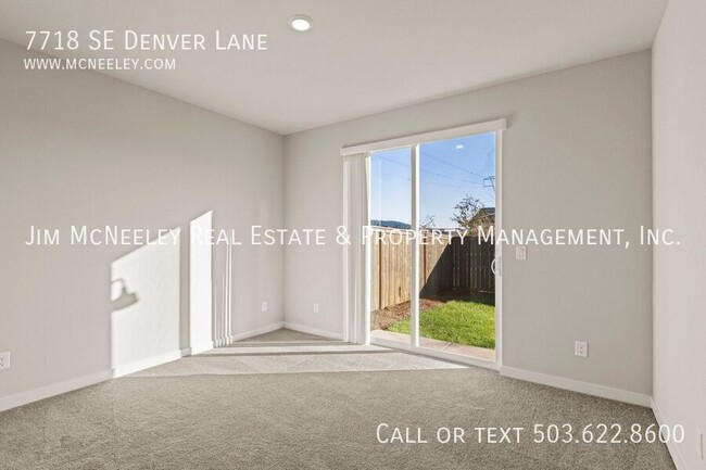 Building Photo - 335 SE 8th Ave