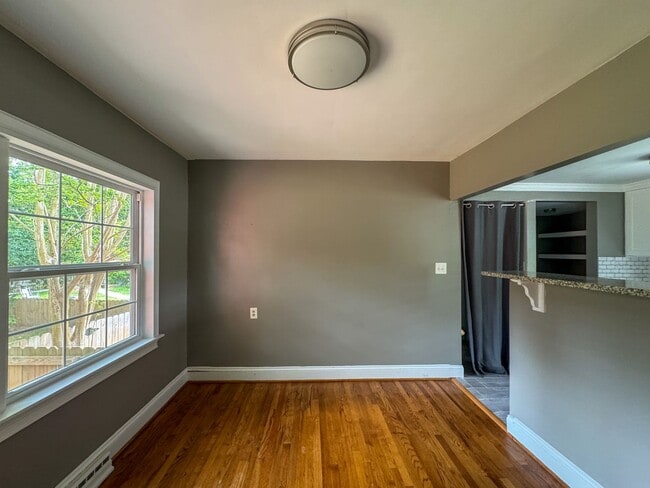 Building Photo - Charming 3 Bed 2 Bath Fayetteville Home