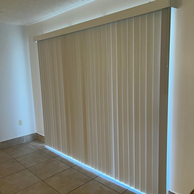 Building Photo - 2302 Sunrise Blvd