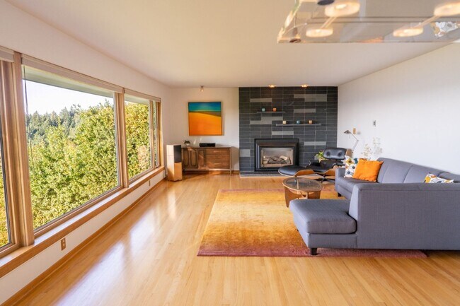 Building Photo - 3bd/1.5ba Burien House