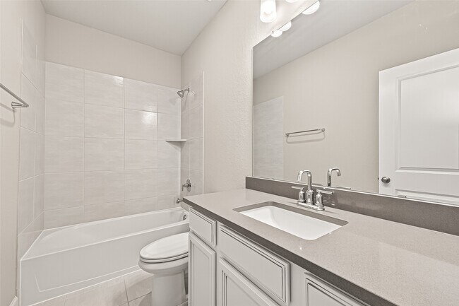 Building Photo - 23754 Pullin Market Dr