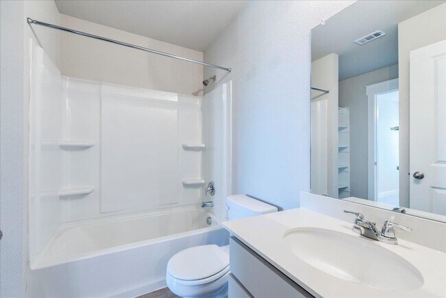 Building Photo - 496 Fieldwood Dr