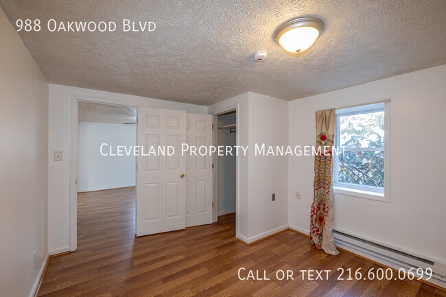 Building Photo - 988 Oakwood Blvd