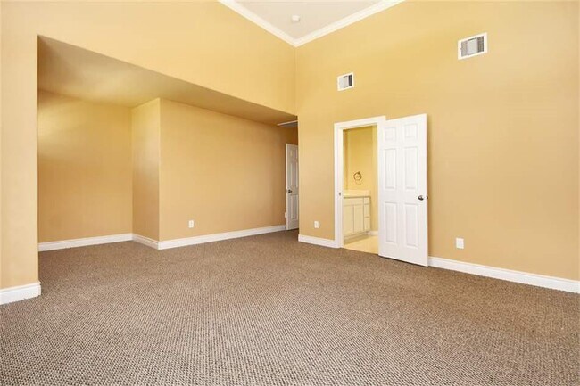 Building Photo - 1717 Spring St