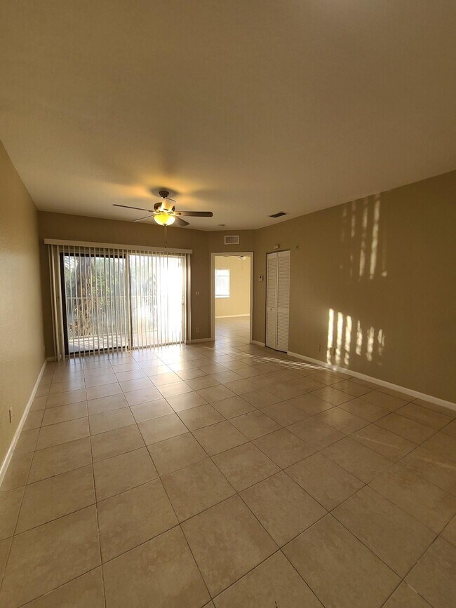 1169 Golden Lakes Blvd 1169 Golden Lakes Blvd Royal Palm Beach FL