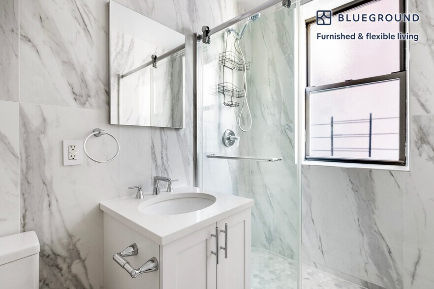 Building Photo - 915 W End Ave