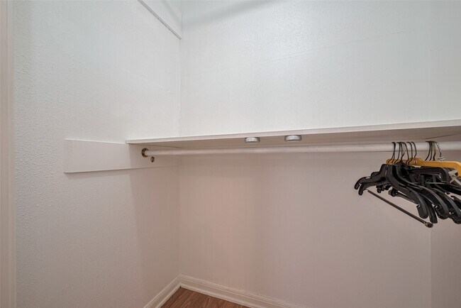 Building Photo - 5513 Fairdale Ln