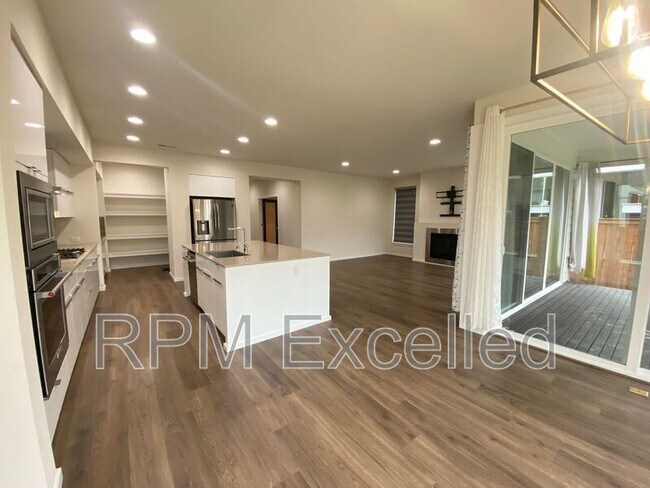 Building Photo - 16208 27th St Ct E