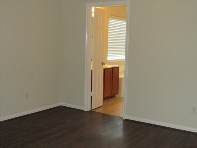 Building Photo - 13514 Villa Arbor Dr