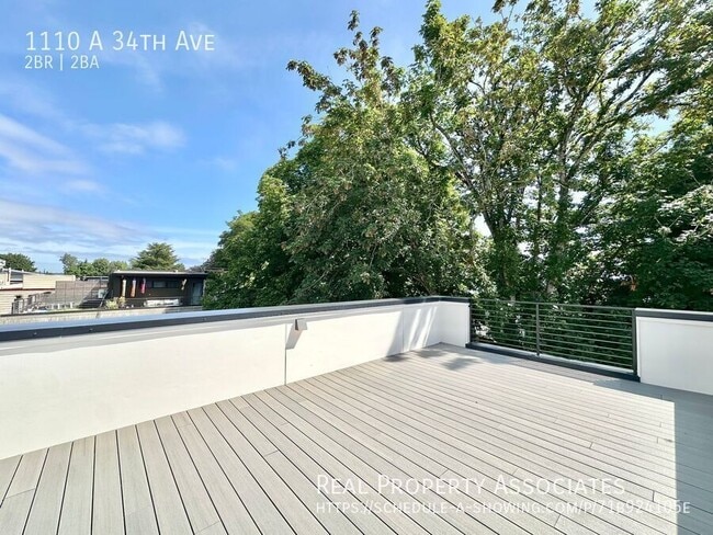 Building Photo - 1110A 34th Ave