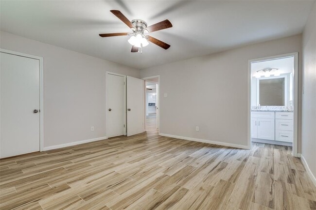 Building Photo - 8915 Bintliff Dr
